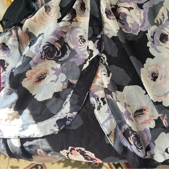 Floral Sheer Blouse - Picture 4 of 5